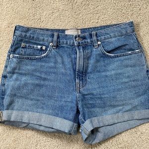 Everlane cuffed denim shorts size 30